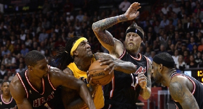 Bosh contro i Lakers (Afp) Bosh contro i Lakers (Afp)