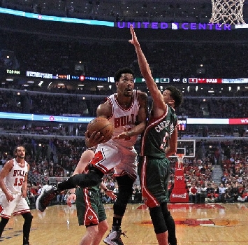 Bucks contro Chicago, Rose in azione. Afp Bucks contro Chicago, Rose in azione. Afp