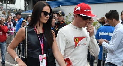 Raikkonen e compagna (Afp)