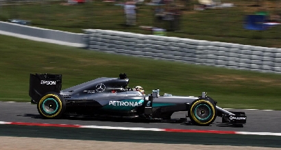 F1: super pole per Hamilton, disastro Ferrari