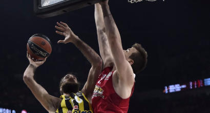 Eurolega: il Fenerbahce schianta l'Olympiacos e scrive la storia