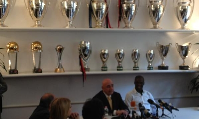 Seedorf, Twitter Seedorf, Twitter
