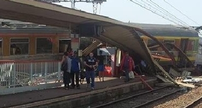 Parigi, deraglia treno: vittime Parigi, deraglia treno: vittime