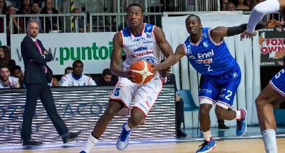 Basket, Serie A: Brindisi corsara, sbancata Cantù