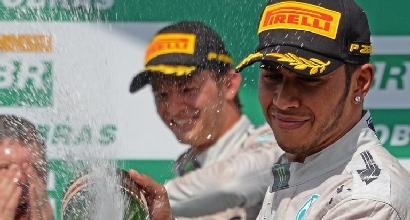 Hamilton compie 30 anni, gli auguri speciali di Rosberg Hamilton compie 30 anni, gli auguri speciali di Rosberg