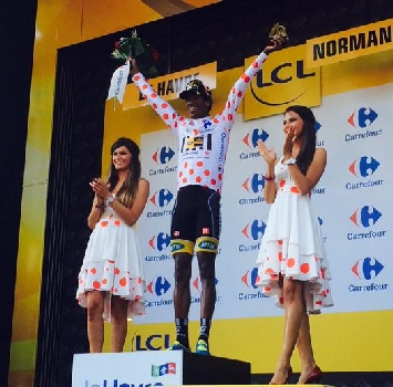 Tour 2015, 6a tappa: zampata di Stybar, cade Nibali