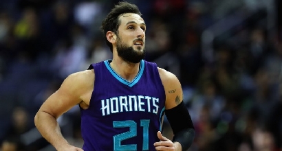 Nba: Belinelli c'è ma non basta, Rockets da record