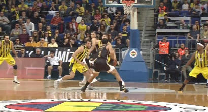 Eurolega, non riesce l’impresa: Olimpia Milano ko, vola il Fenerbahce