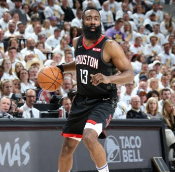 Nba, playoff: Milwaukee in semifinale, Houston spreca il primo match point