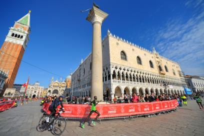 Maratona: ecco la Venicemarathon nella domenica del cambio dell’ora