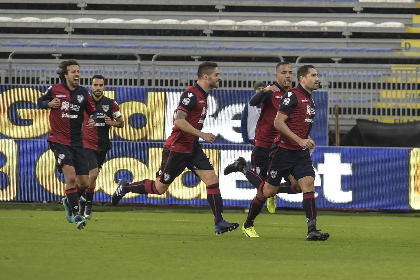 CagliariBologna 11, Borriello risponde a Destro Foto Sportmediaset