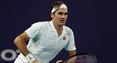 Tennis, Federer fa 101 a Miami: Isner travolto 6-1, 6-4