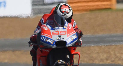 MotoGp, Lorenzo stringe i denti e torna in pista a Sepang
