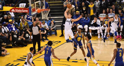 Nba: Portland continua a correre, Young infiamma Atlanta, Nowitzki e Doncic fanno a pezzi Golden State