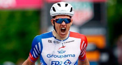Giro d’Italia 2019: la volata di Modena premia Demare, Viviani ancora beffato