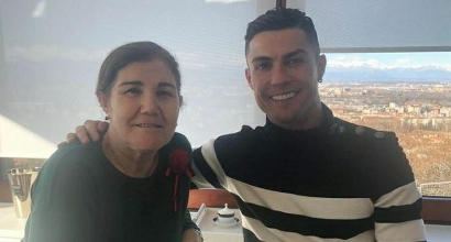 La gaffe della madre di Ronaldo: "Orgogliosa di mio figlio, ha riportato lo scudetto alla Juve dopo 20 anni"