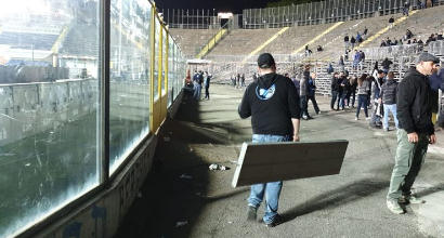 Nuovo stadio Atalanta: i tifosi demoliscono la curva e se la portano a casa