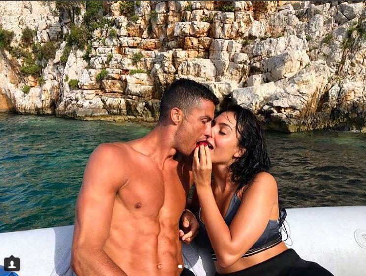 CR7, vacanze al bacio | Foto - Sportmediaset