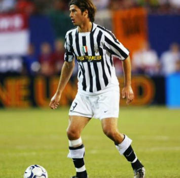 Juve, Tacchinardi furioso: "Endt, vergognati! Uno stimolo in più per buttare fuori il tuo Ajax"