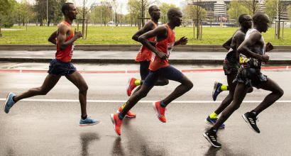 Maratona di Trieste, gli organizzatori fanno marcia indietro: "Inviteremo anche atleti africani"