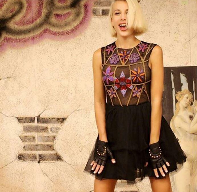 Clizia Incorvaia, seno in bella mostra | Foto - Sportmediaset