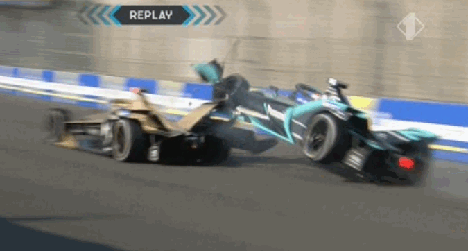 Piquet vola su Vergne: gran botto dopo poche curve
