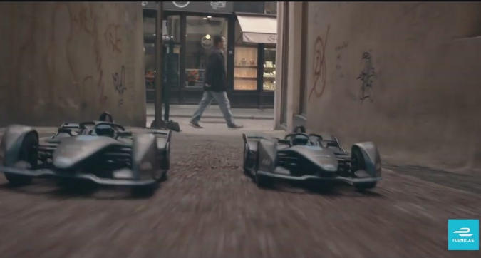Street Fight epico tra le vie della città