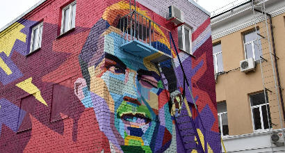 Mondiali 2018: camera con vista per Messi ma...su un murales dedicato a Cr7