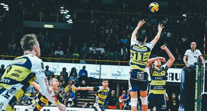 Volley, playoff Superlega: Modena rimonta Milano e vola in semifinale