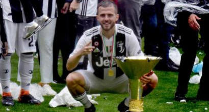 Pjanic al Barcellona? Lui mette like, poi si pente
