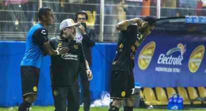 Maradona, nuovo show in Messico: vittoria e spettacolo in campo
