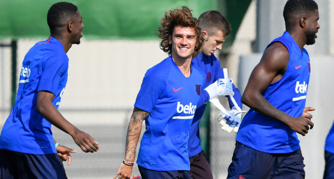 I sorrisi dopo la tempesta: primo allenamento col Barça per Griezmann