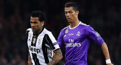 Dani Alves si offre anche alla Juve