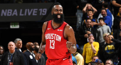 Nba: Harden stende i Warriors all'overtime, gli Spurs di Belinelli superano Toronto