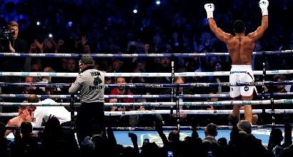 Boxe, Joshua fa impazzire Wembley: è ancora re dei massimi