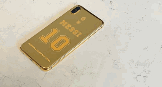 Che regalo per Messi: un cellulare da 4.000 euro con il numero 10