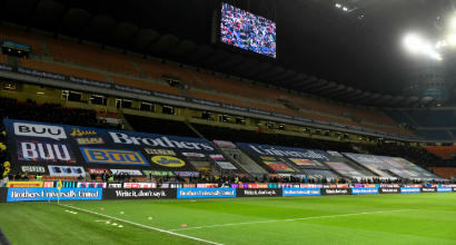 Inter, cori razzisti a Mbaye: stavolta nessuna sanzione