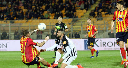 Serie B: Lecce esagerato, sette gol e terzo posto solitario