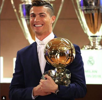 Il Pallone d'Oro a Modric scatena la famiglia di CR7: "Che marciume, figli di p..."