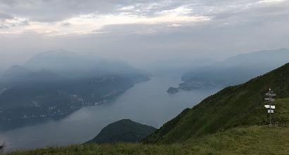 Plesio Trail, runners nella nebbia