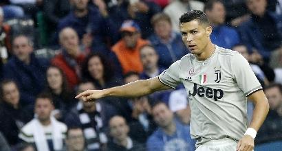 Cristiano Ronaldo è accerchiato