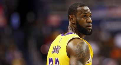 Nba: Denver vince il big match con Toronto, i Wizards sorprendono i Lakers