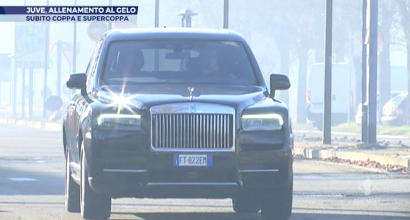 Cristiano Ronaldo al volante della Rolls-Royce Cullinan da 400mila euro