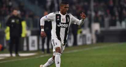 Juventus, Douglas Costa può partire in estate: l'Inter ci pensa