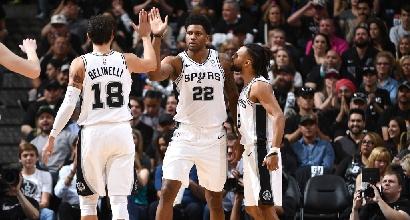 Basket, playoff Nba: gli Spurs di Belinelli sorprendono Denver, Gallinari ko contro Golden State