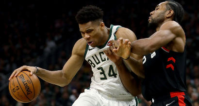 Nba, playoff: Antetokounmpo domina Toronto, Milwaukee vola sul 2-0
