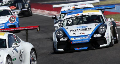 Porsche Carrera Cup Italia, incidente al Mugello: gamba fratturata per Tommaso Mosca